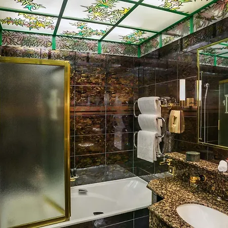 Hotell Palace 5*