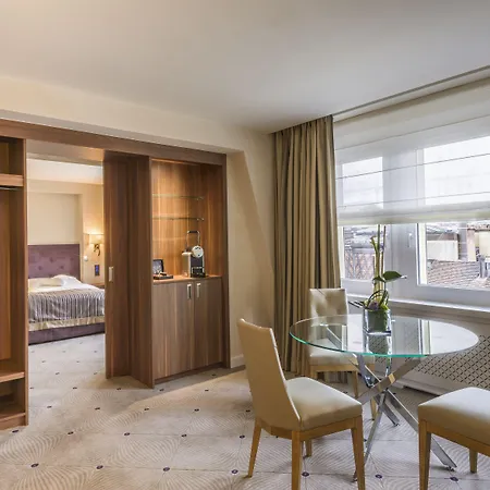 Готель Palace 5*