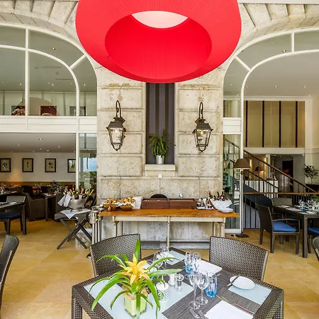 Готель Palace 5*