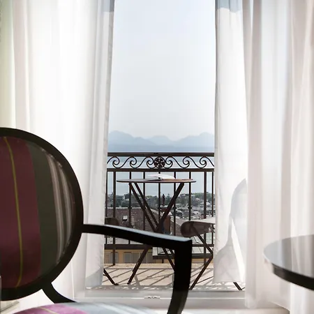 Palace Готель 5*